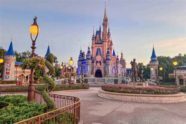 5 Pieces of Must-See Art at Walt Disney World