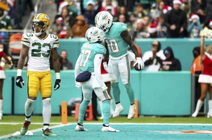 Darrell Bevell Decides to Stay With Dolphins & Decline Offensive Coordinator Interviews With the Jets & Commanders – Celeb Secrets