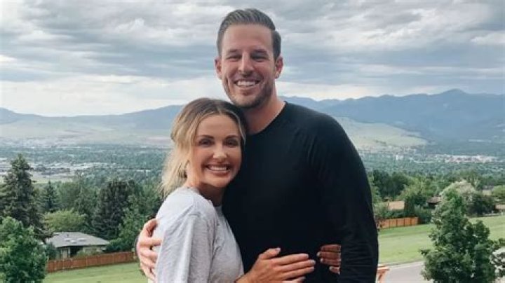 Does Carly Pearce Have A Boyfriend In 2022? Know About Her Ex-husband Also!
