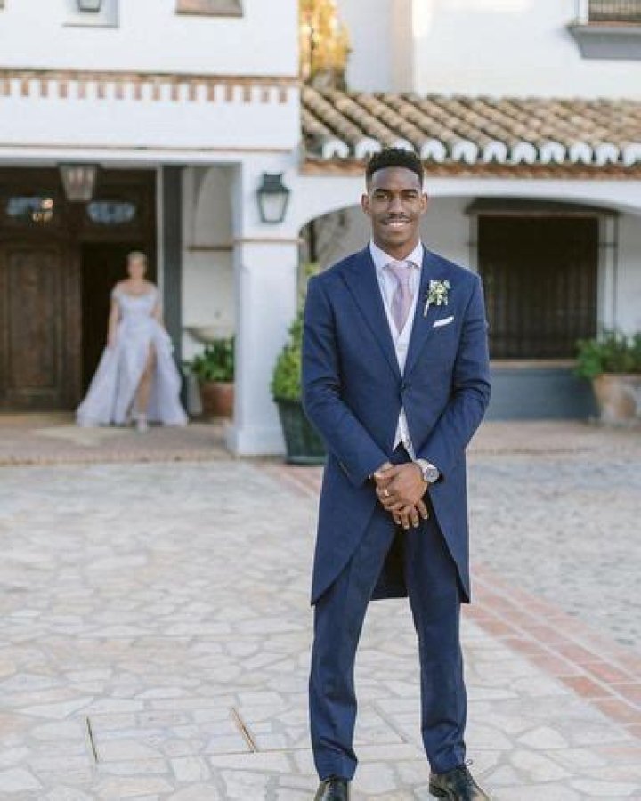 Junior Firpo Bio, Age, Net Worth, Salary, Market Value, Stats, & Transfer: Is he married?