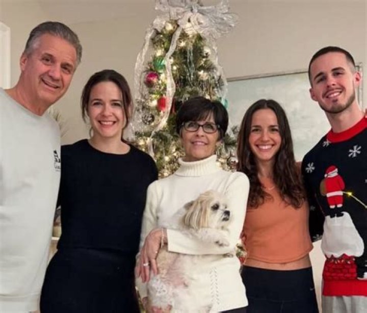 Married To Jeff Halperin; Fans Seek His Pics & Job; Details Of Family, Children, And Daughter Ruby!