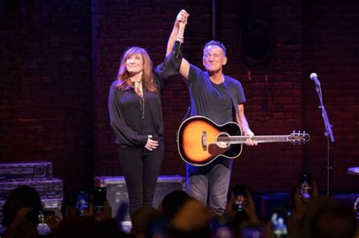 Report: Bruce Springsteen And Patty Scialfa Contract COVID-19