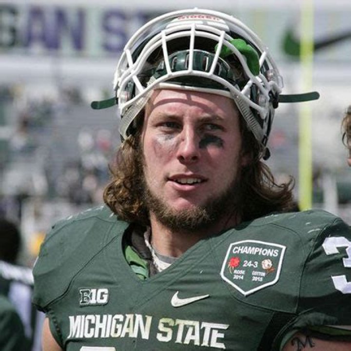 Riley Bullough Biography- salary, net worth, contract, stats, married, relationship, affair, dating, children, girlfriend, age
