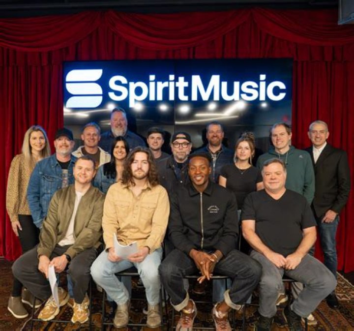 Rising Country Artist Lecade Signs With 10th Street Entertainment & WME
