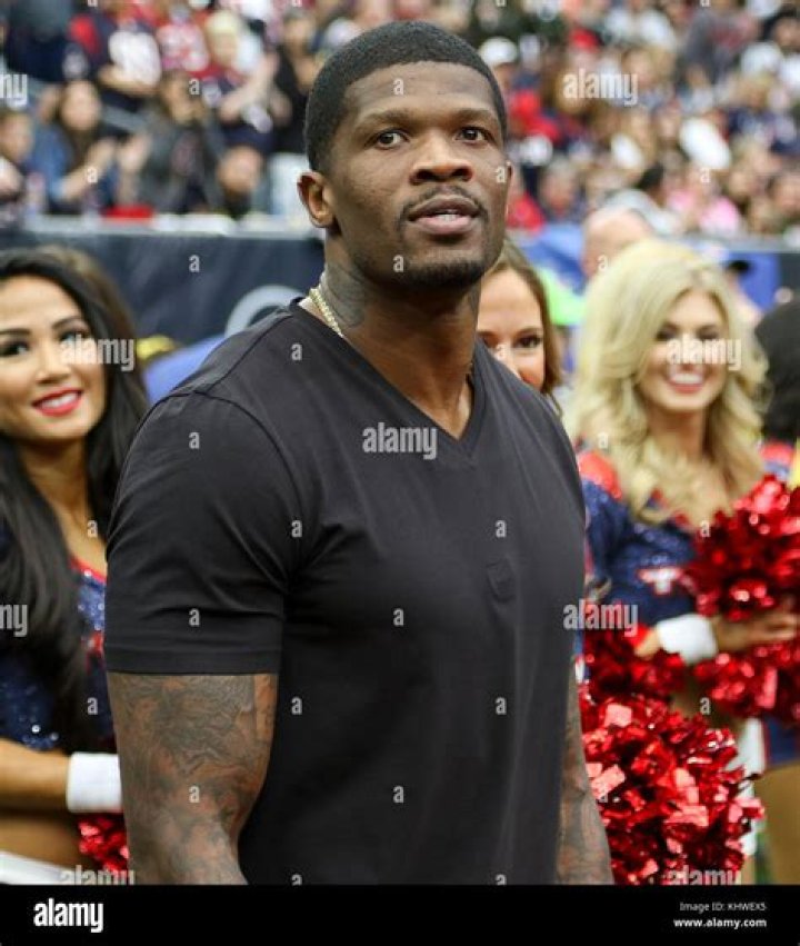 Texan's former wide receiver Andre Johnson's wife, net worth, charities, height, weight, and contracts