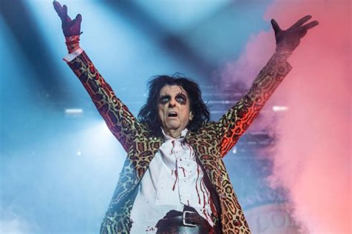 The Reason Alice Cooper's Net Worth Is Lower Than His Contemporary Rock Stars