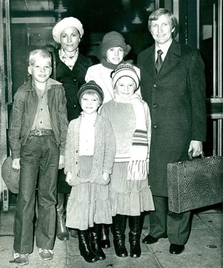 
What Happened To Dawie De Villiers? Death Cause – Wife Suzaan Mangold Age And Net Worth 