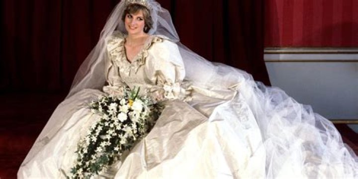 Who Designed Princess Diana's Wedding Dress?
